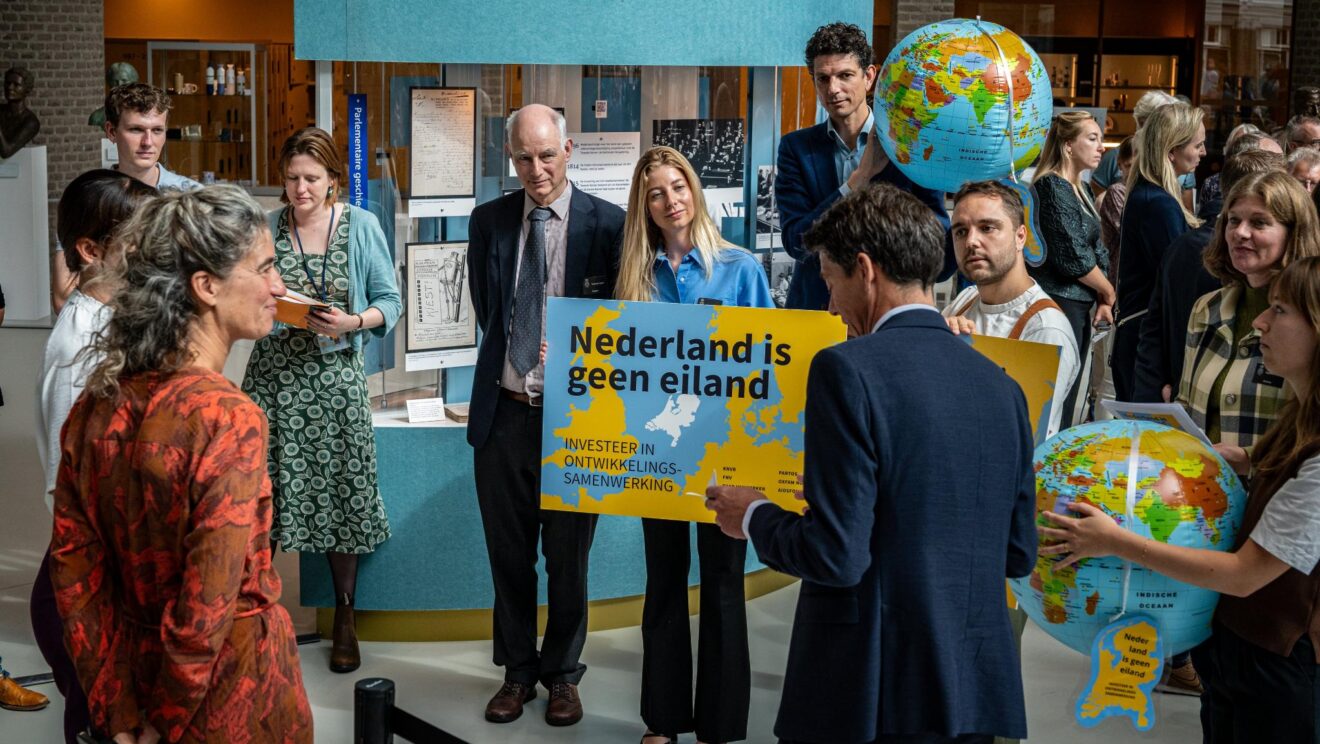 Nederland is geen eiland: petitie voor Tweede Kamer